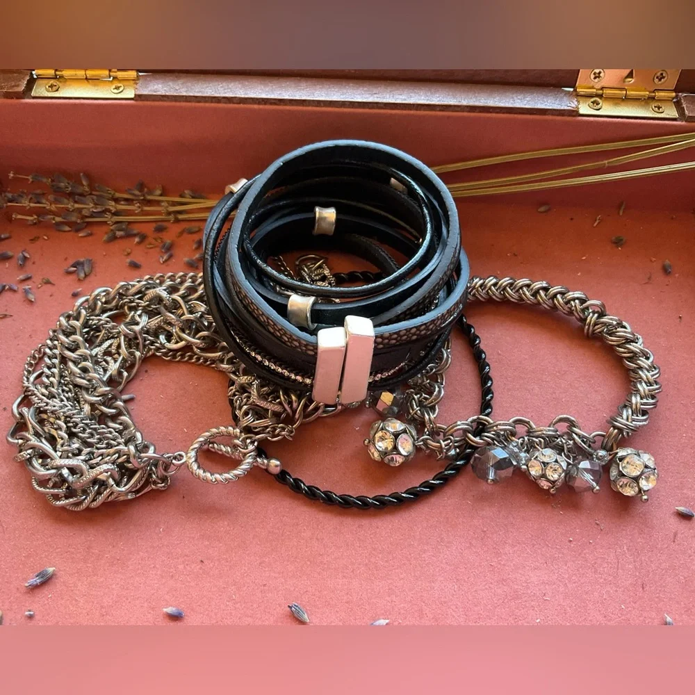 Sweet Lola Black and Silver Stack - Picture 6 of 6